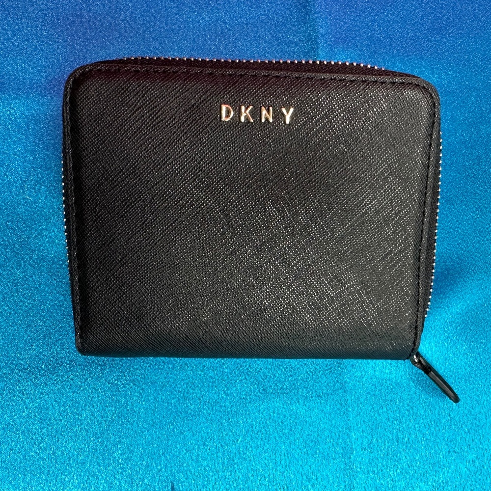 DKNY WALLET